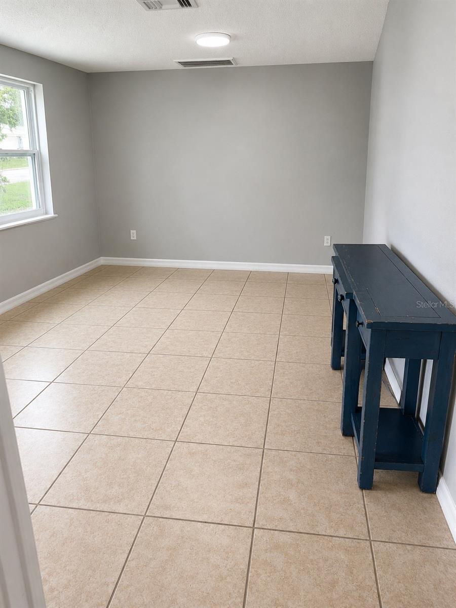 7325 Ivanhoe Dr Property Photo 2
