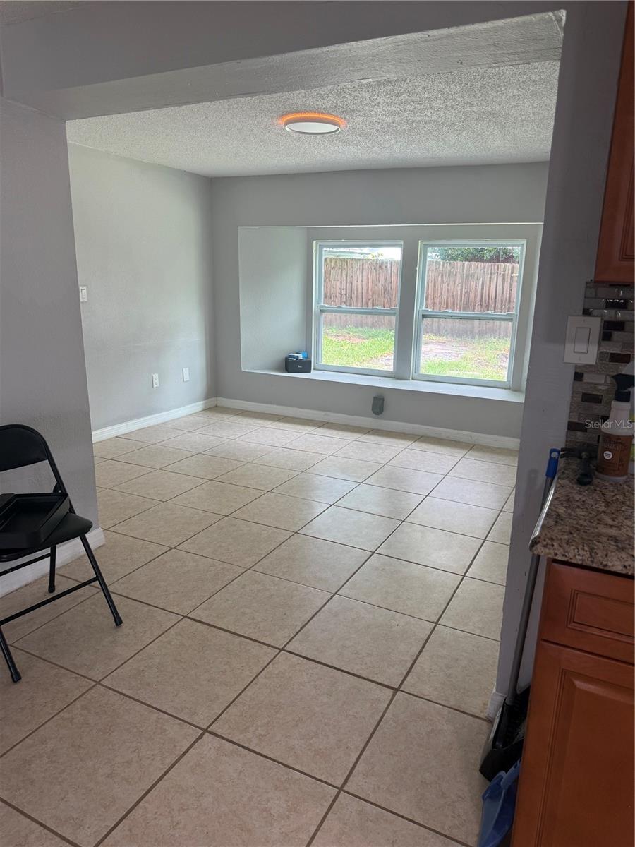 7325 Ivanhoe Dr Property Photo 8
