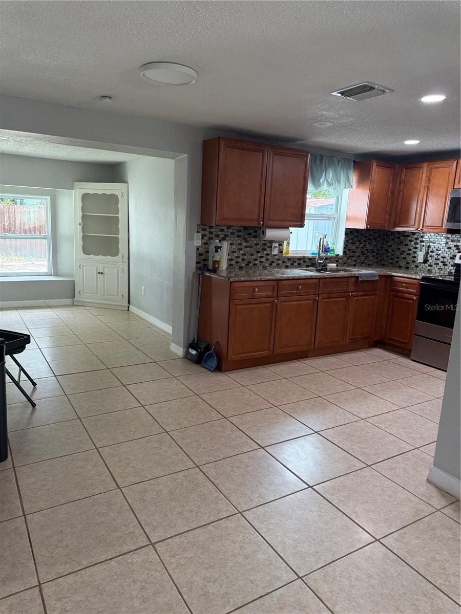 7325 Ivanhoe Dr Property Photo 12