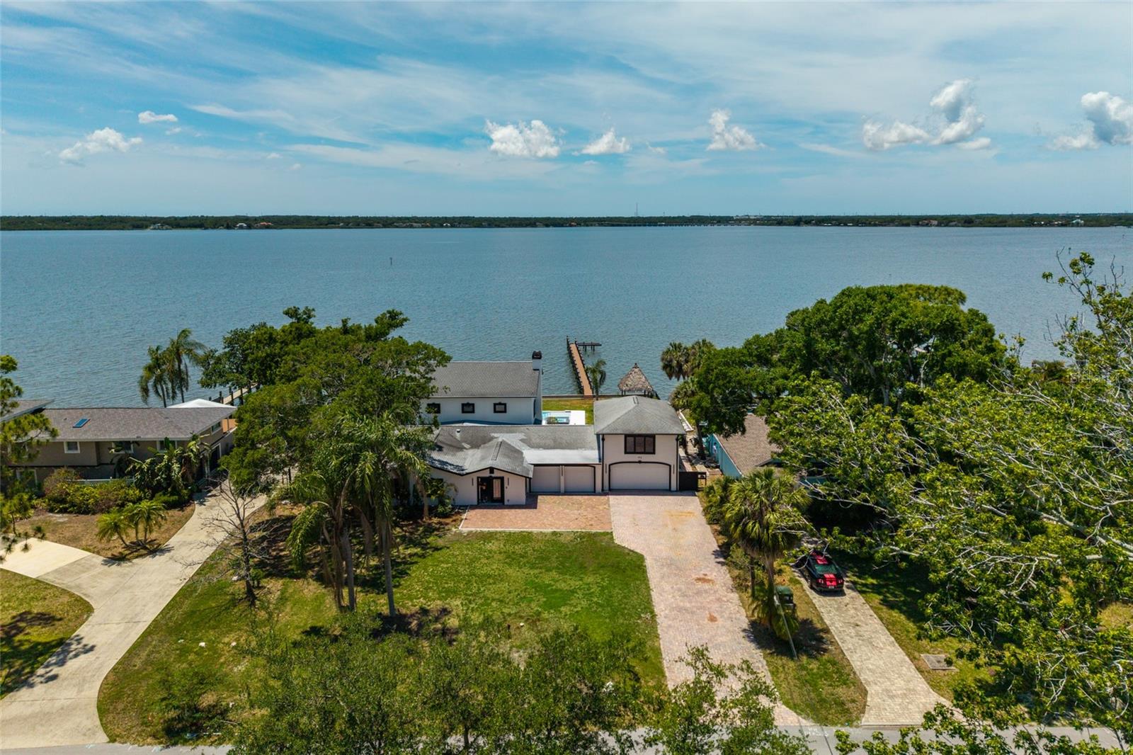 412 Shore Dr E Property Photo 2