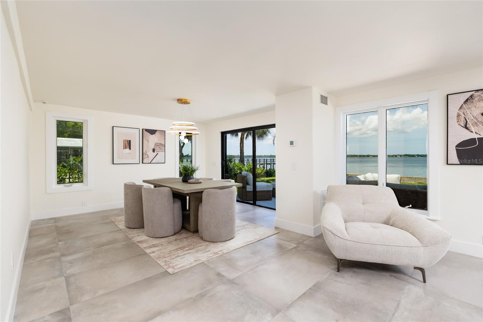 412 Shore Dr E Property Photo 15