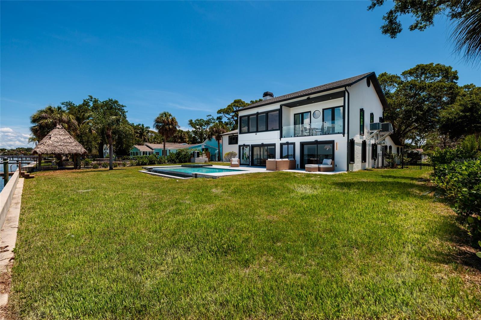 412 Shore Dr E Property Photo 21