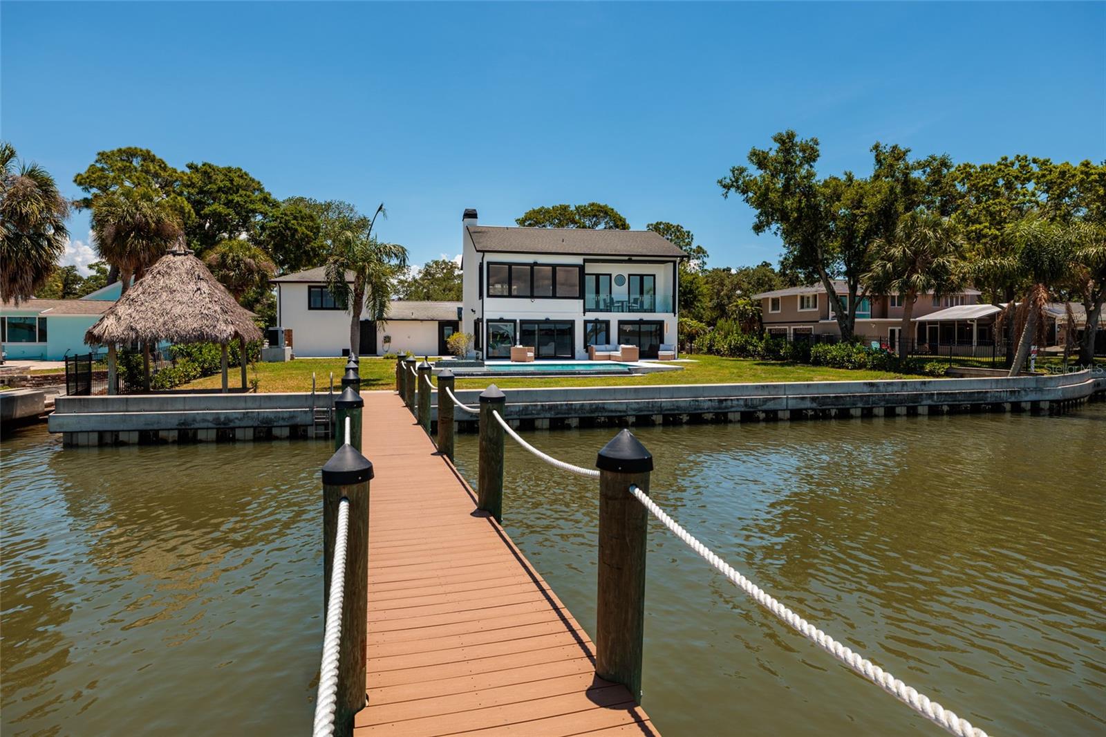 412 Shore Dr E Property Photo 31