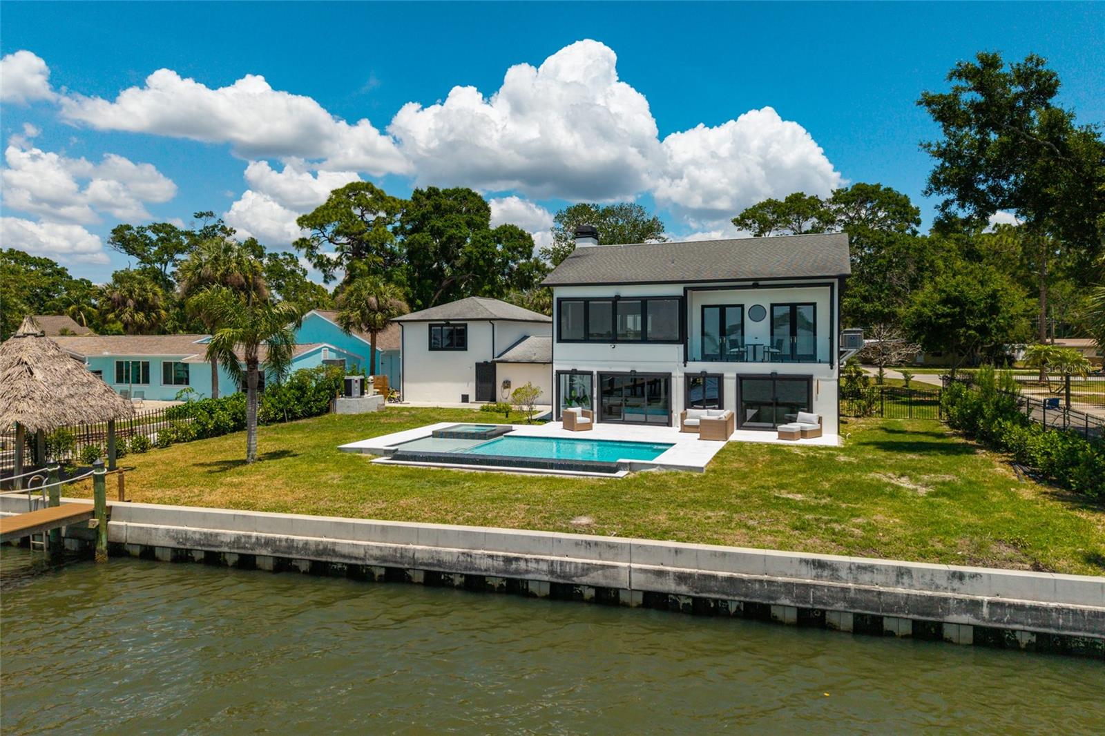 412 Shore Dr E Property Photo 33