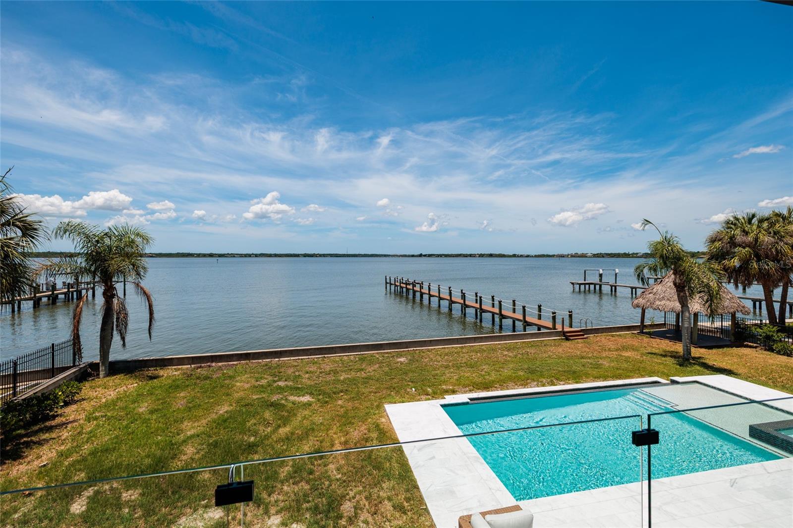 412 Shore Dr E Property Photo 36