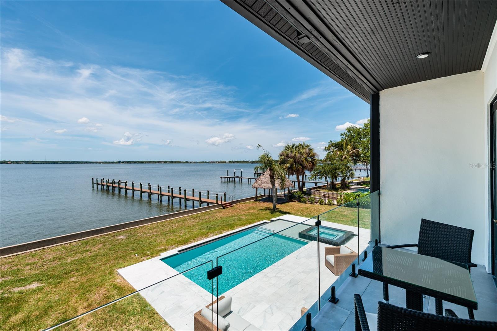 412 Shore Dr E Property Photo 38