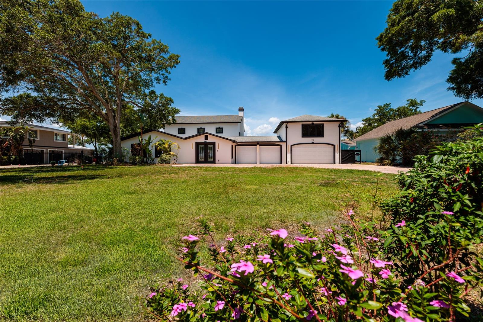 412 Shore Dr E Property Photo 64