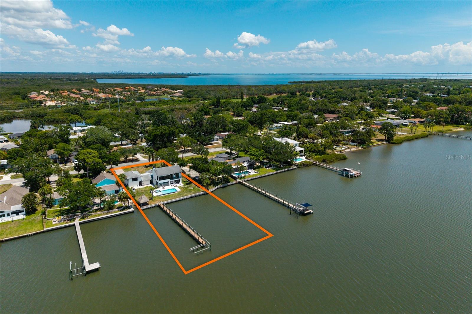 412 Shore Dr E Property Photo 70