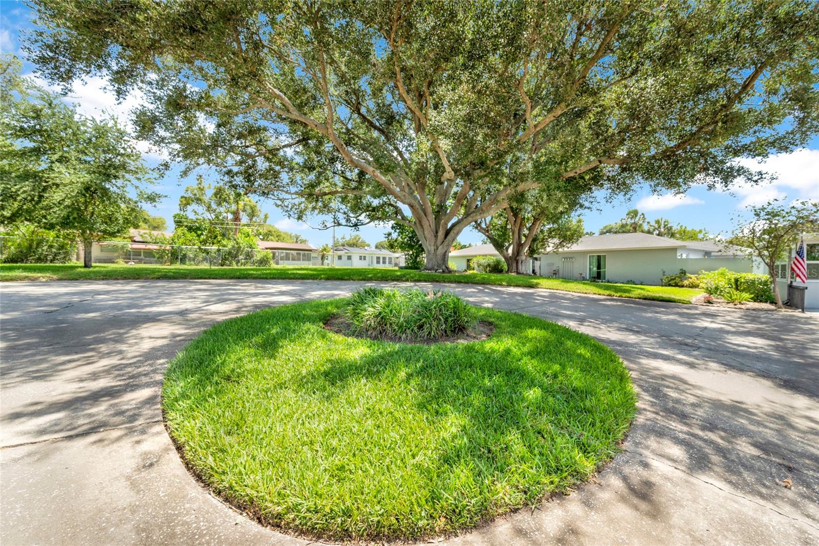 1608 Whitebridge Dr #b Property Photo 4