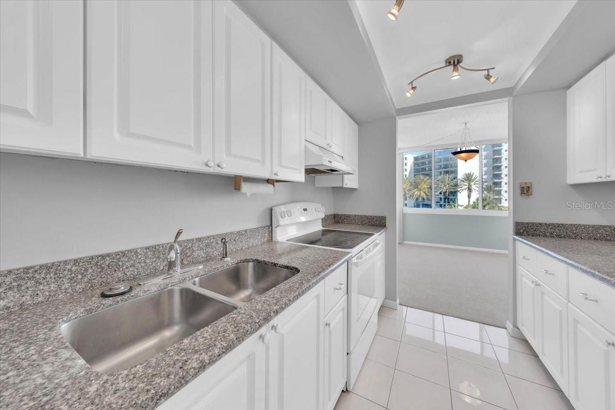 660 Island Way #301 Property Photo 4