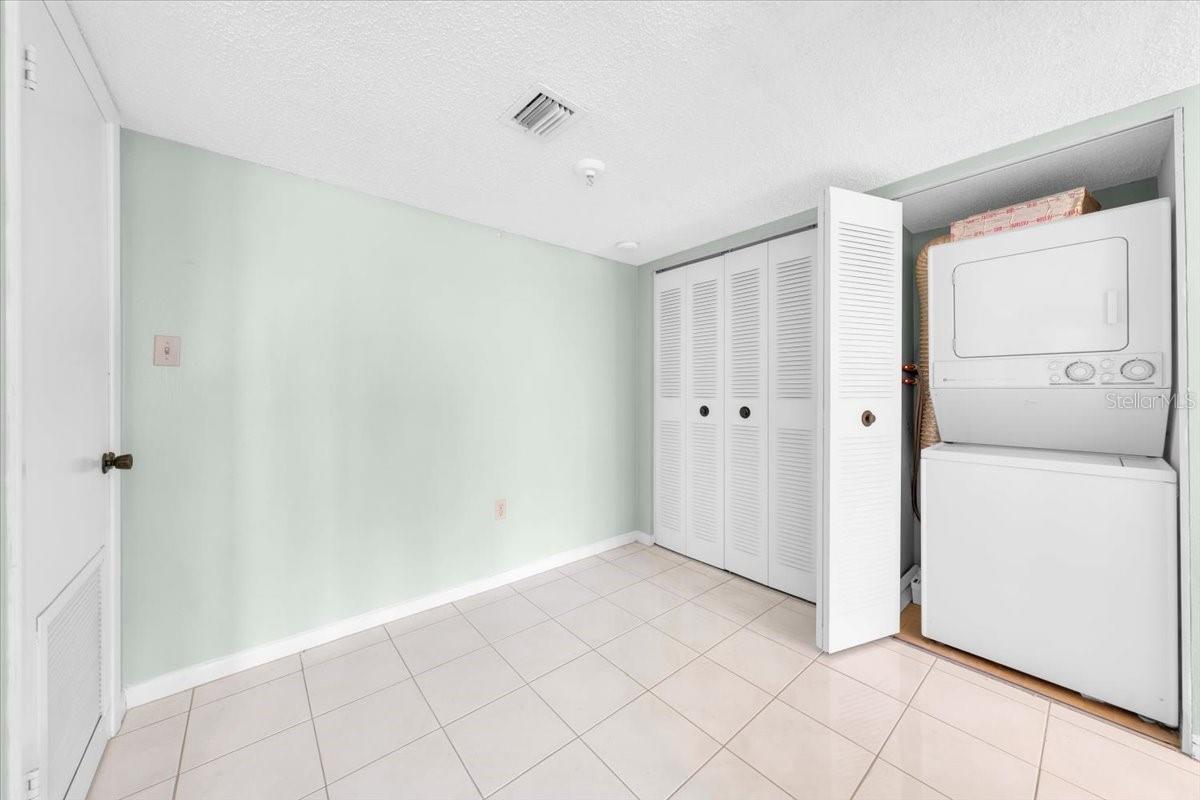 660 Island Way #301 Property Photo 30