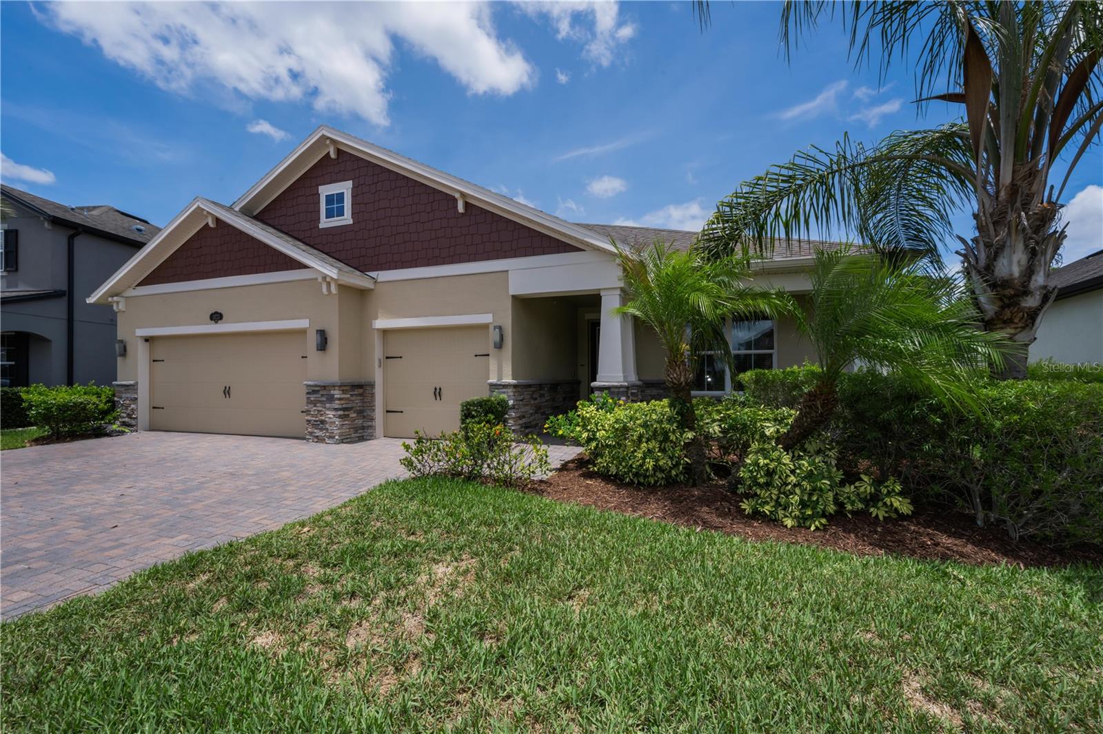 18233 Roseate Dr Property Photo 3