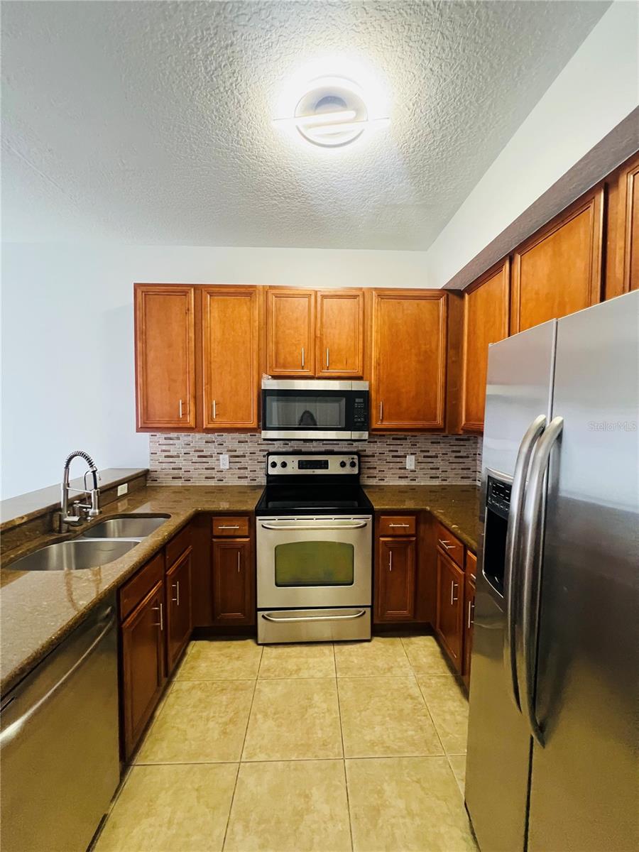 9096 Iron Oak Ave Property Photo 6