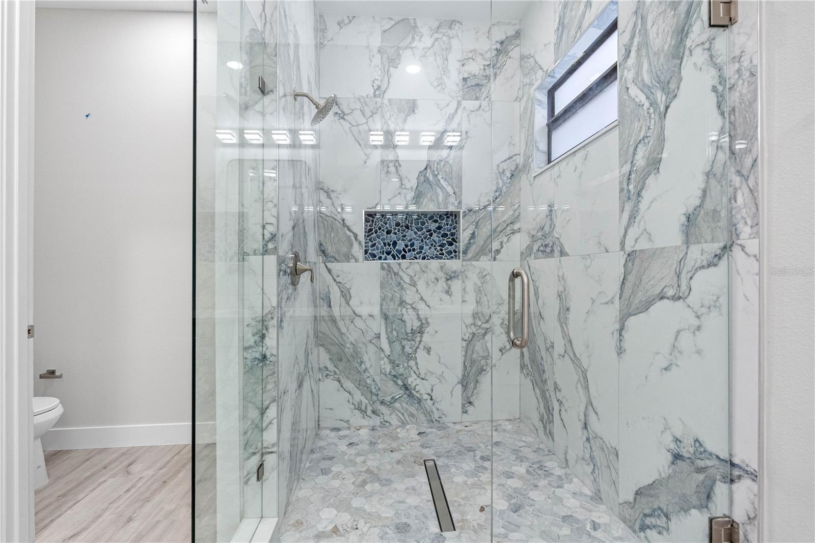 7015 N Central Ave #unit B Property Photo 13