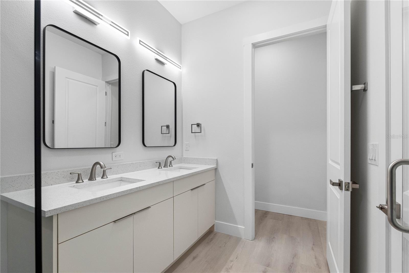 7015 N Central Ave #unit C Property Photo 16