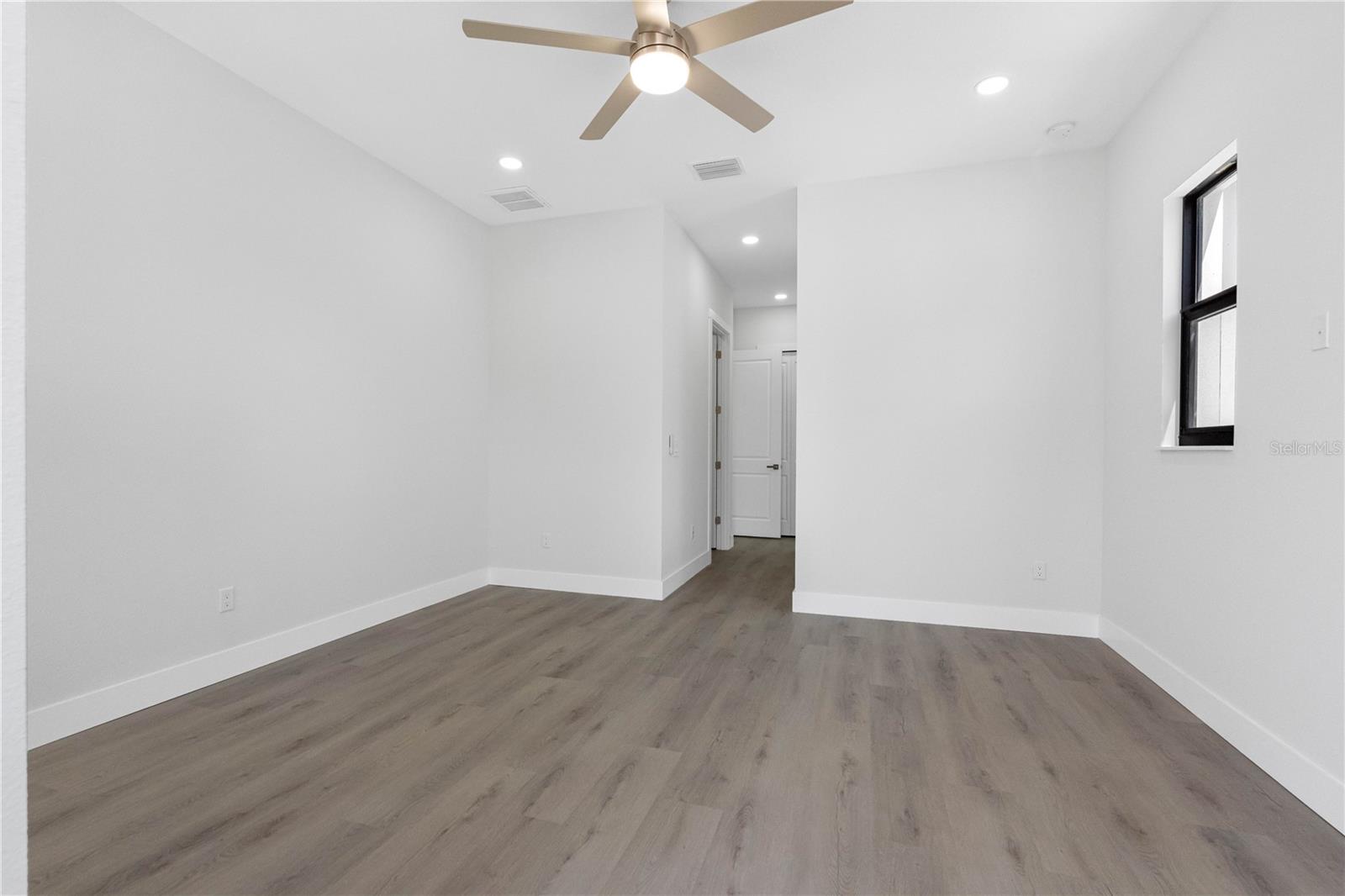 7015 N Central Ave #unit C Property Photo 18