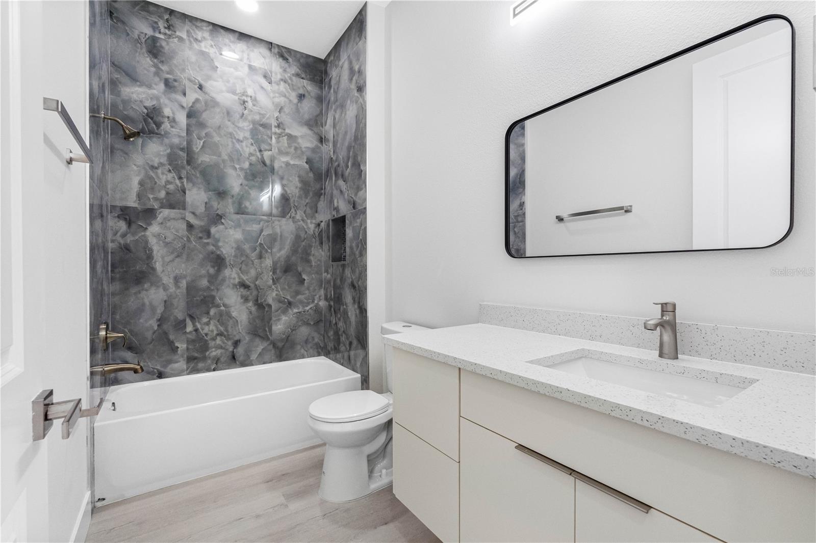 7015 N Central Ave #unit C Property Photo 20