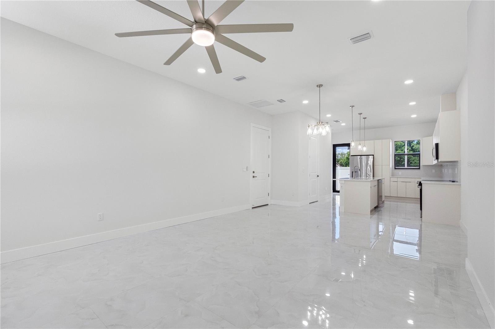 7015 N Central Ave #unit C Property Photo 25