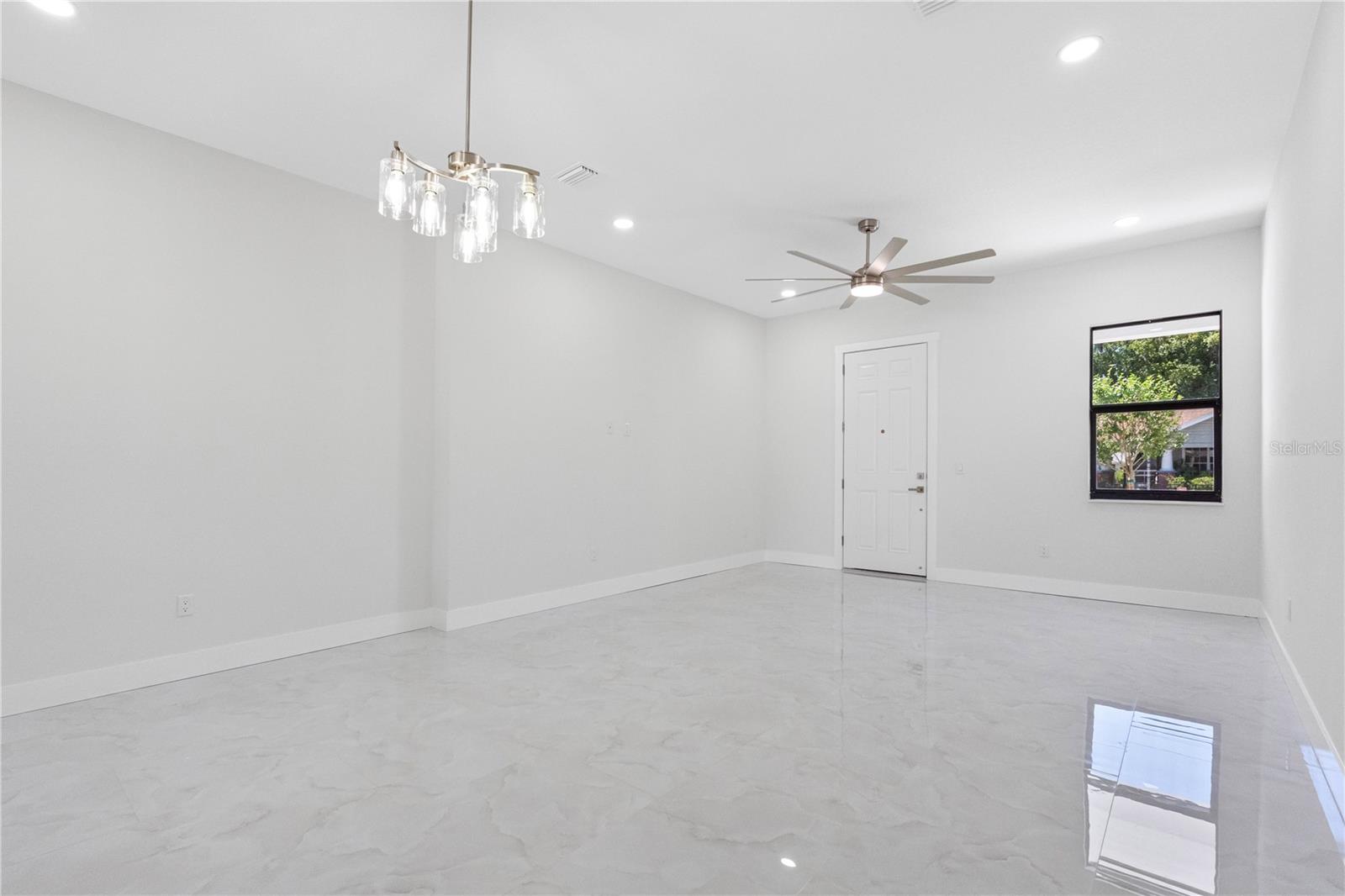 7015 N Central Ave #unit C Property Photo 27