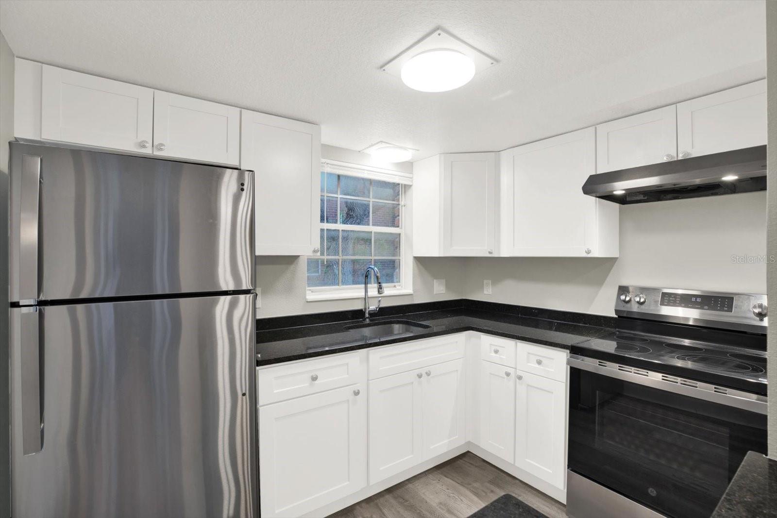 8345 13th St N #b Property Photo 11