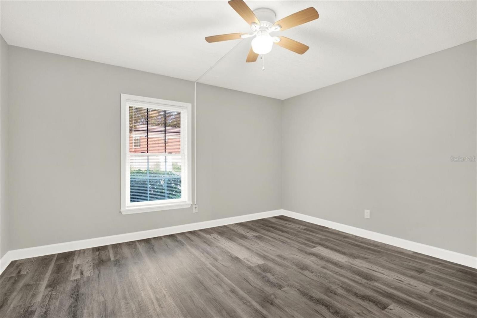 8345 13th St N #b Property Photo 18