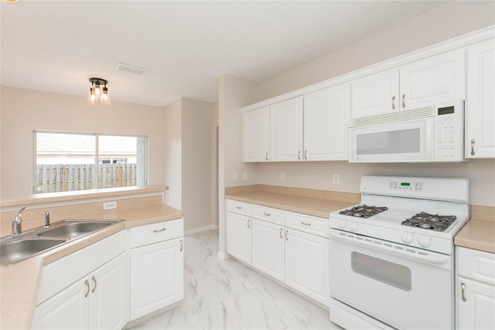 28632 Seashell Ct Property Photo 6