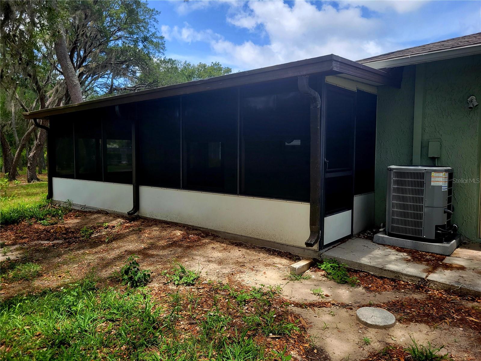 9022 Lingrove Rd Property Photo 6