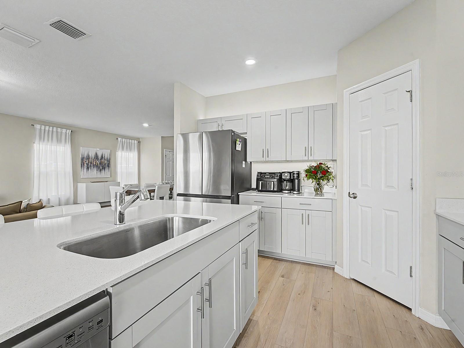 7587 Starflower Way Property Photo 8