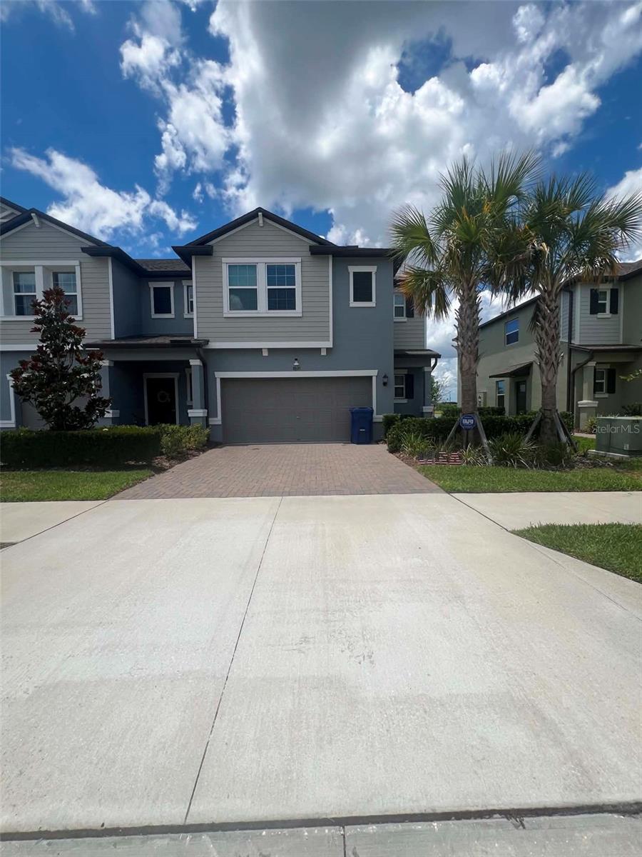 8845 Gallantree Pl Property Photo 2