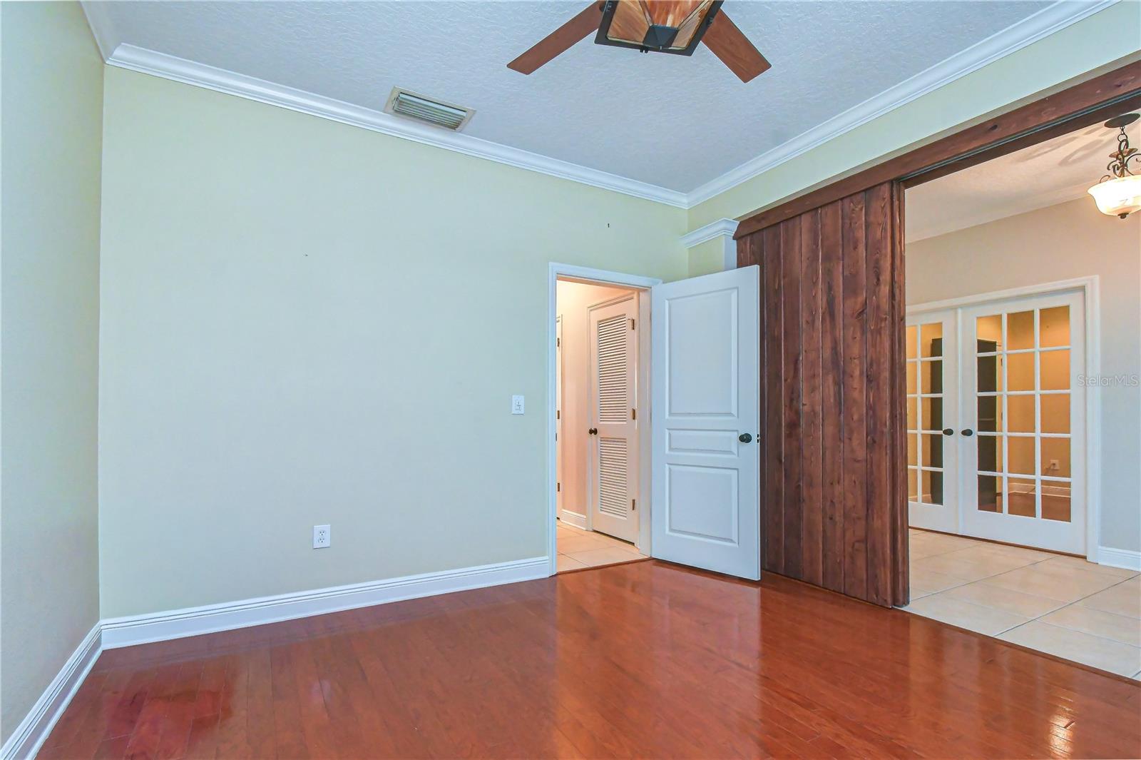 6135 Churchside Dr Property Photo 8