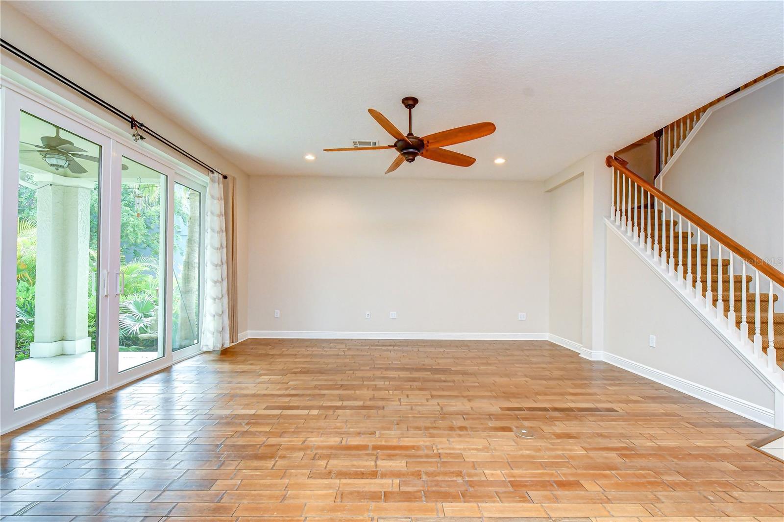 6135 Churchside Dr Property Photo 14