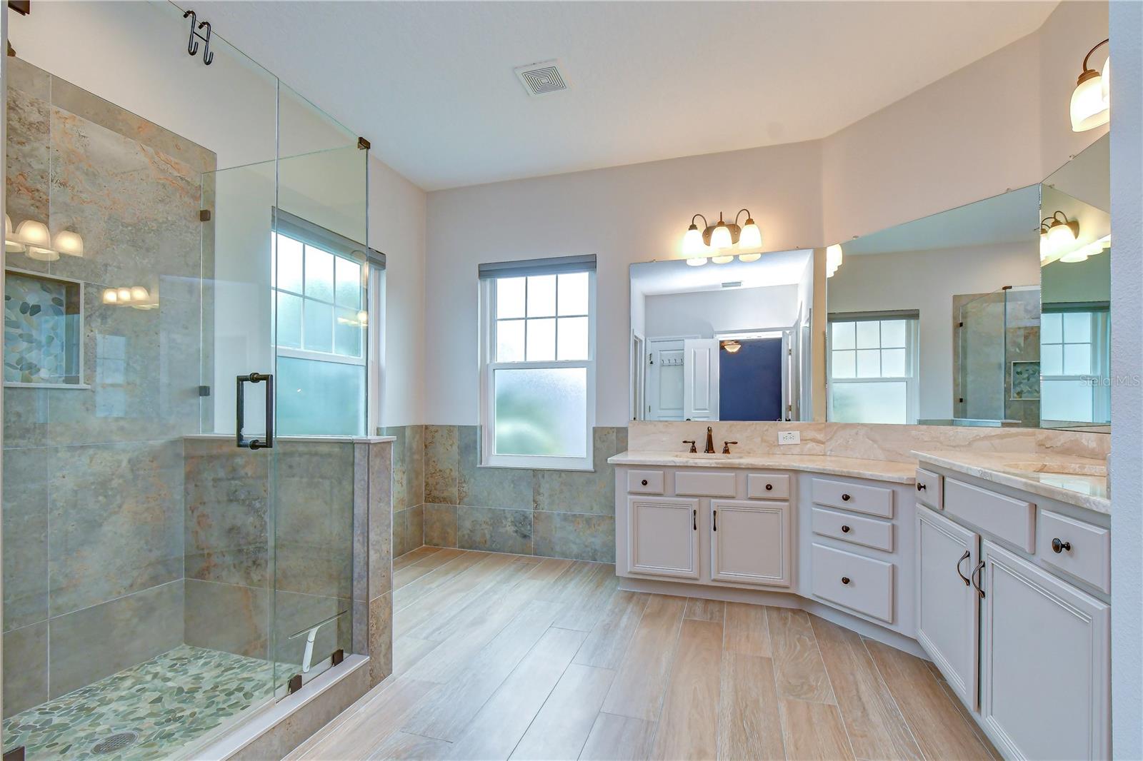 6135 Churchside Dr Property Photo 22