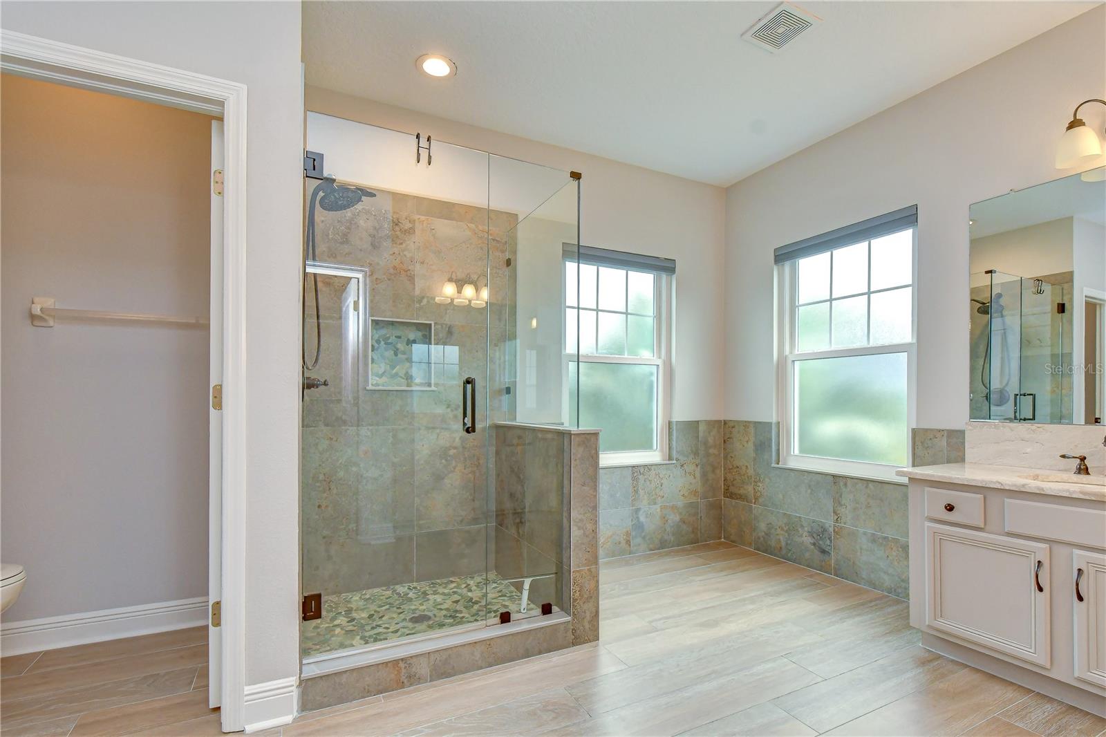 6135 Churchside Dr Property Photo 23