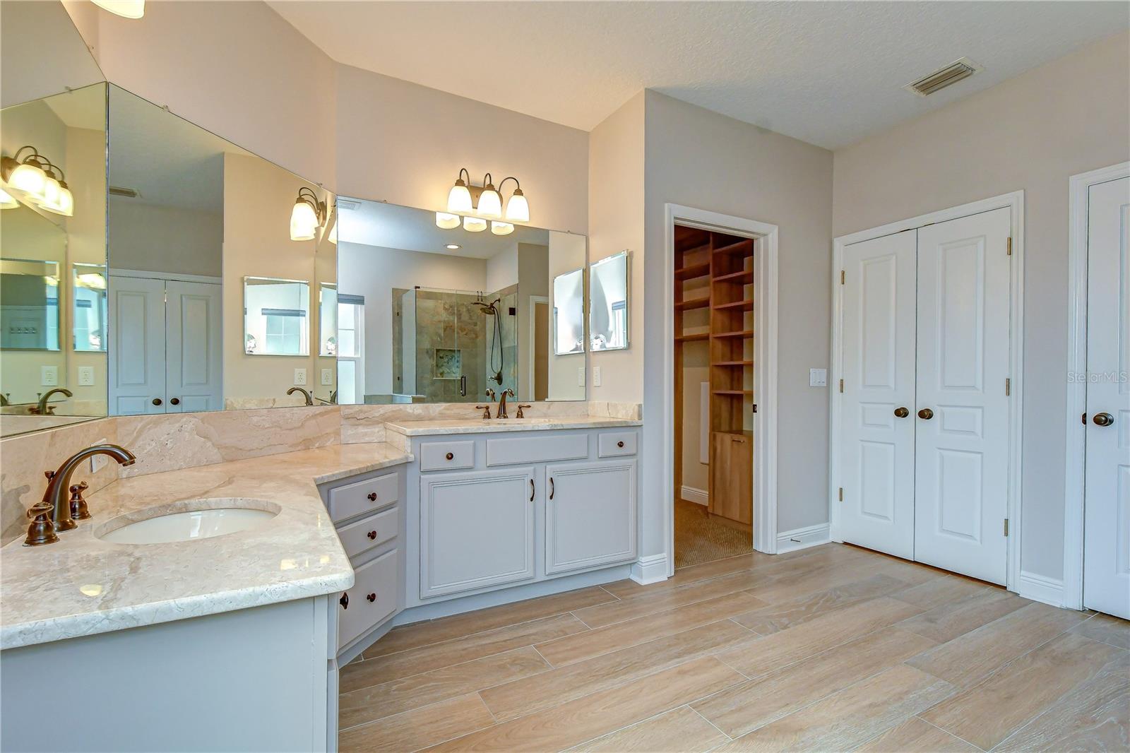6135 Churchside Dr Property Photo 24