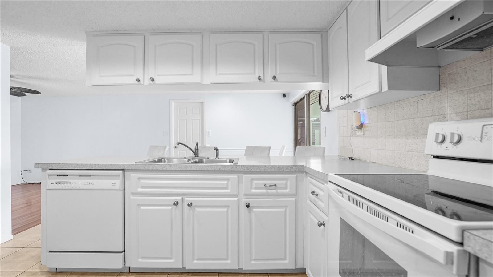 8747 Hemlock Ln Property Photo 11