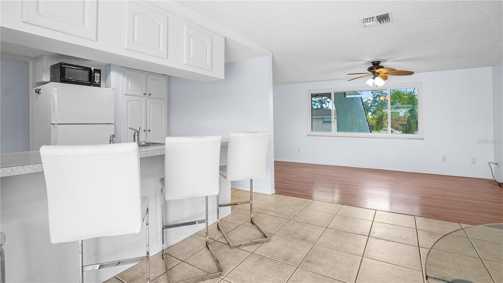 8747 Hemlock Ln Property Photo 12