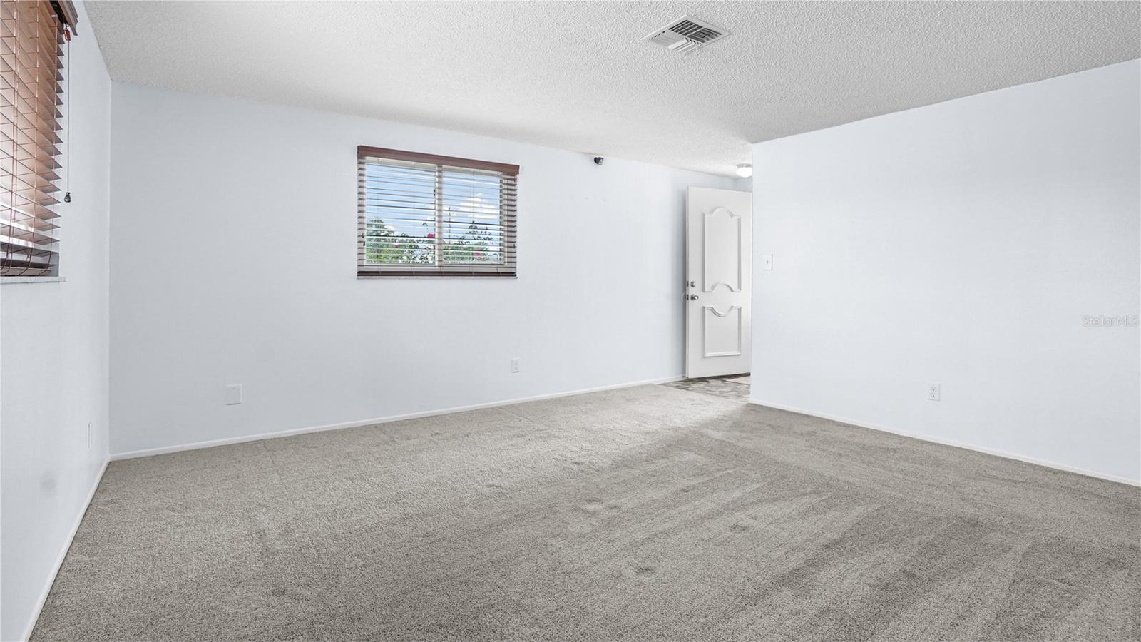 8747 Hemlock Ln Property Photo 15
