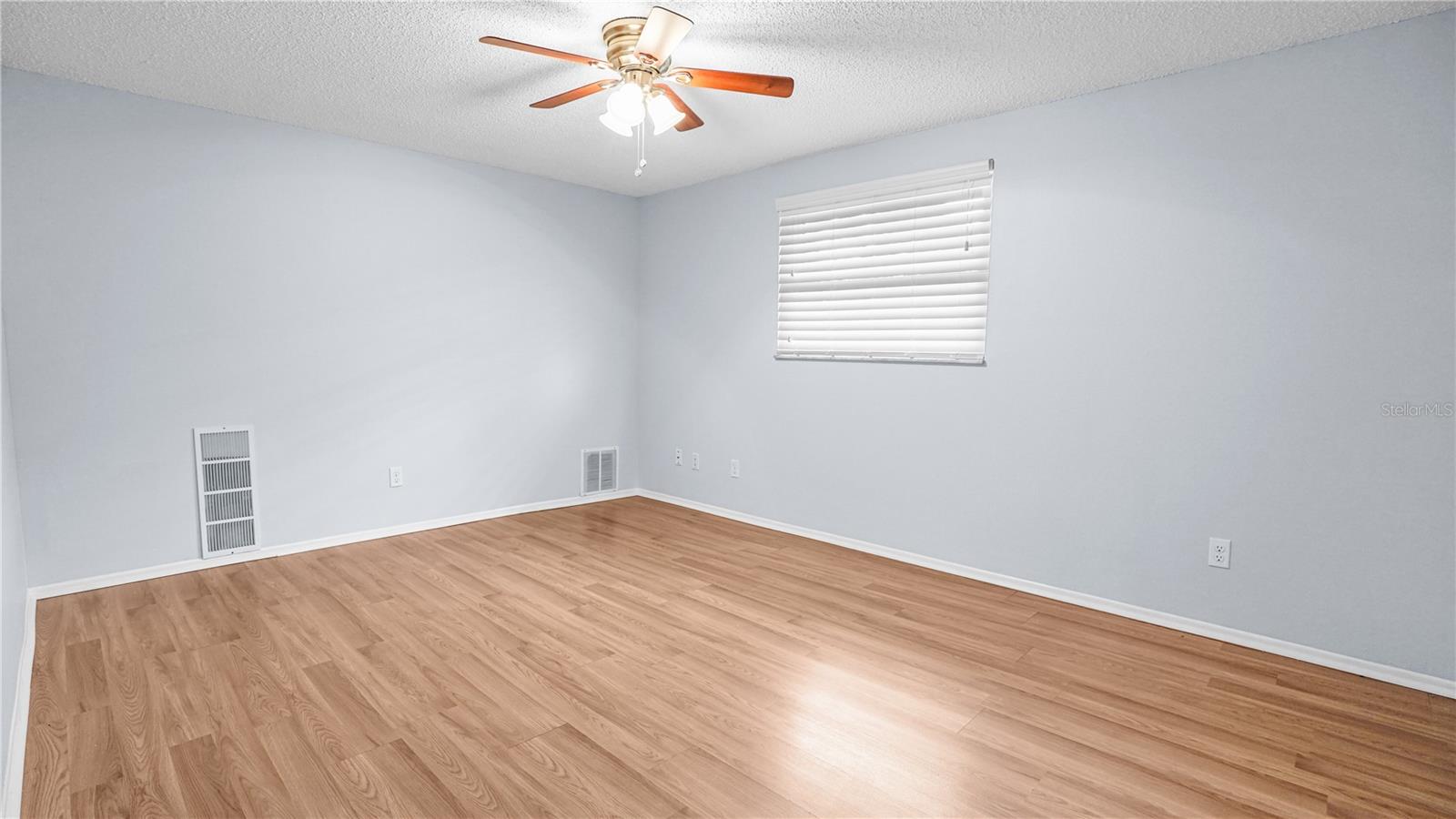 8747 Hemlock Ln Property Photo 22