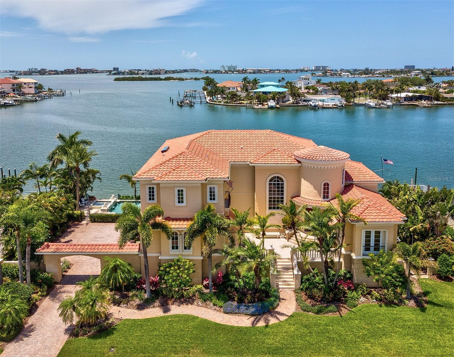 6224 Pasadena Point Blvd Property Photo 1