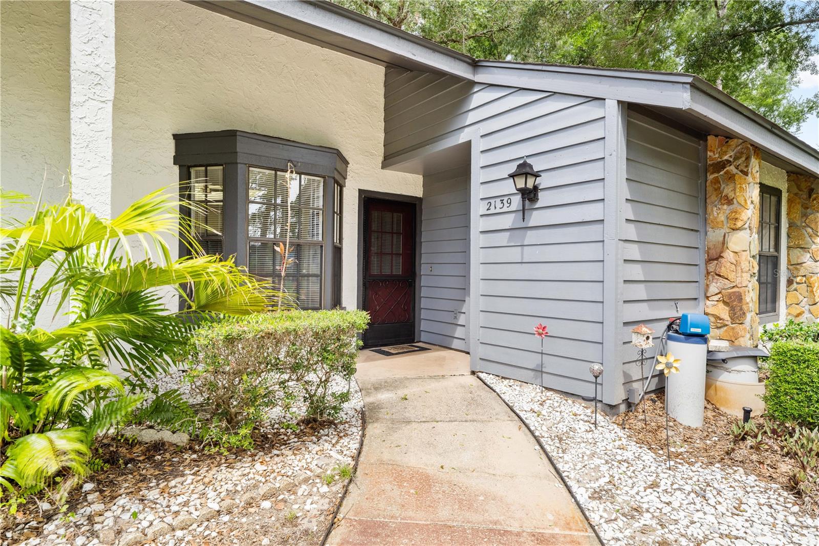 2139 Sea Pines Ct Property Photo 2