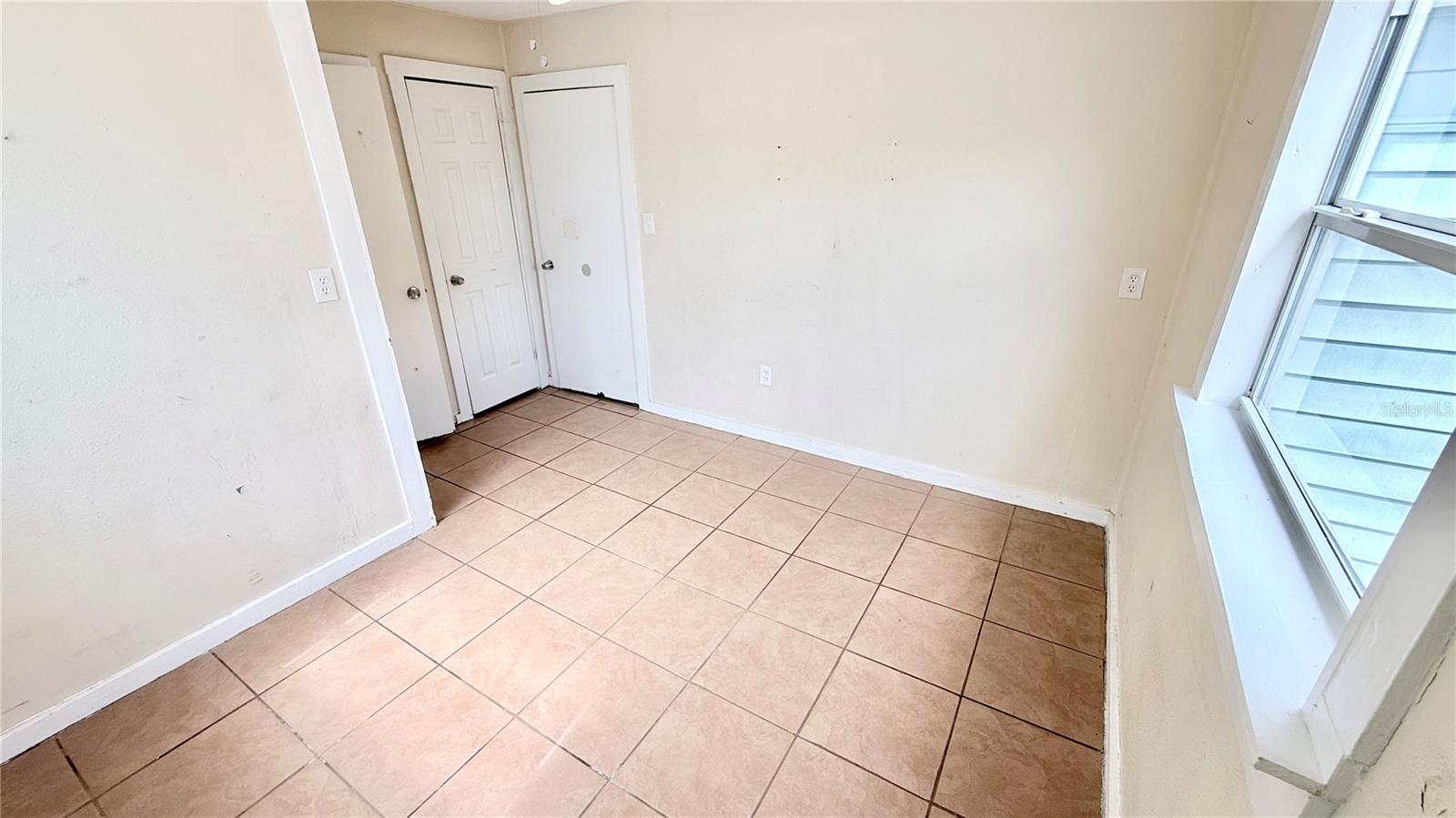 1016 Rosery Rd Nw Property Photo 10