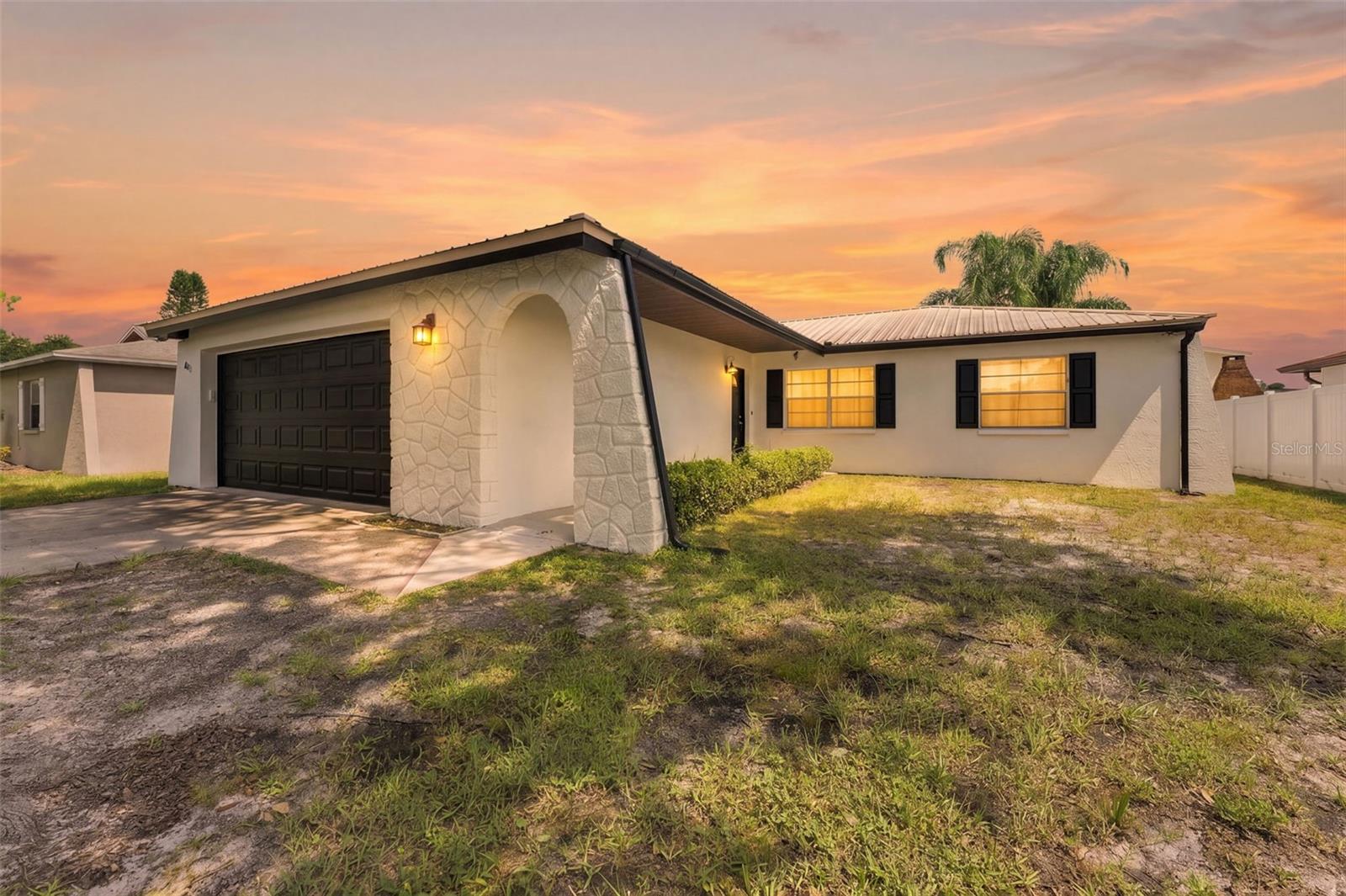 611 TANGERINE DR
