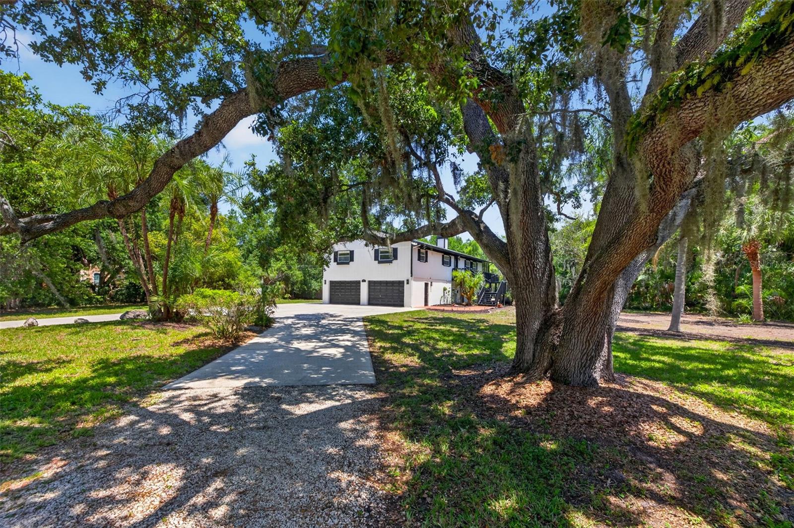 1007 State St E Property Photo 5