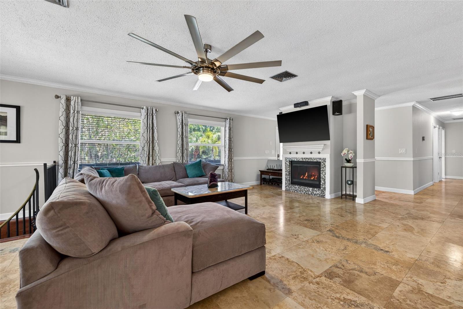 1007 State St E Property Photo 9