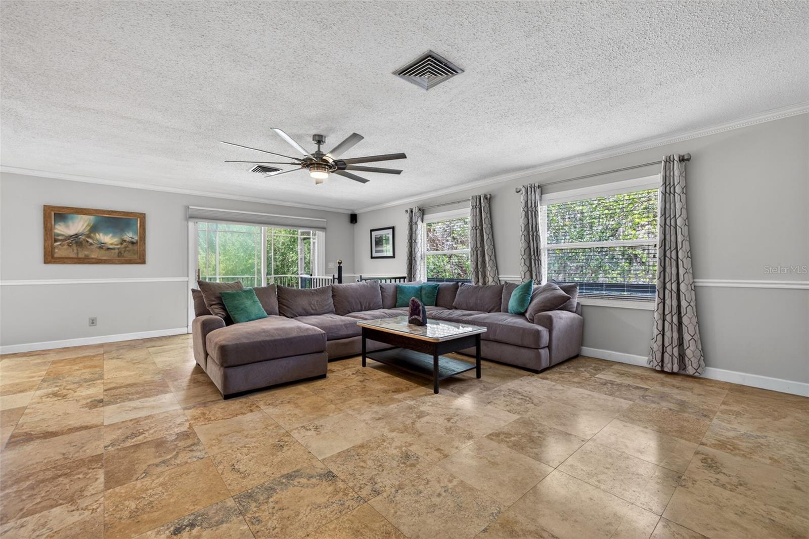 1007 State St E Property Photo 10