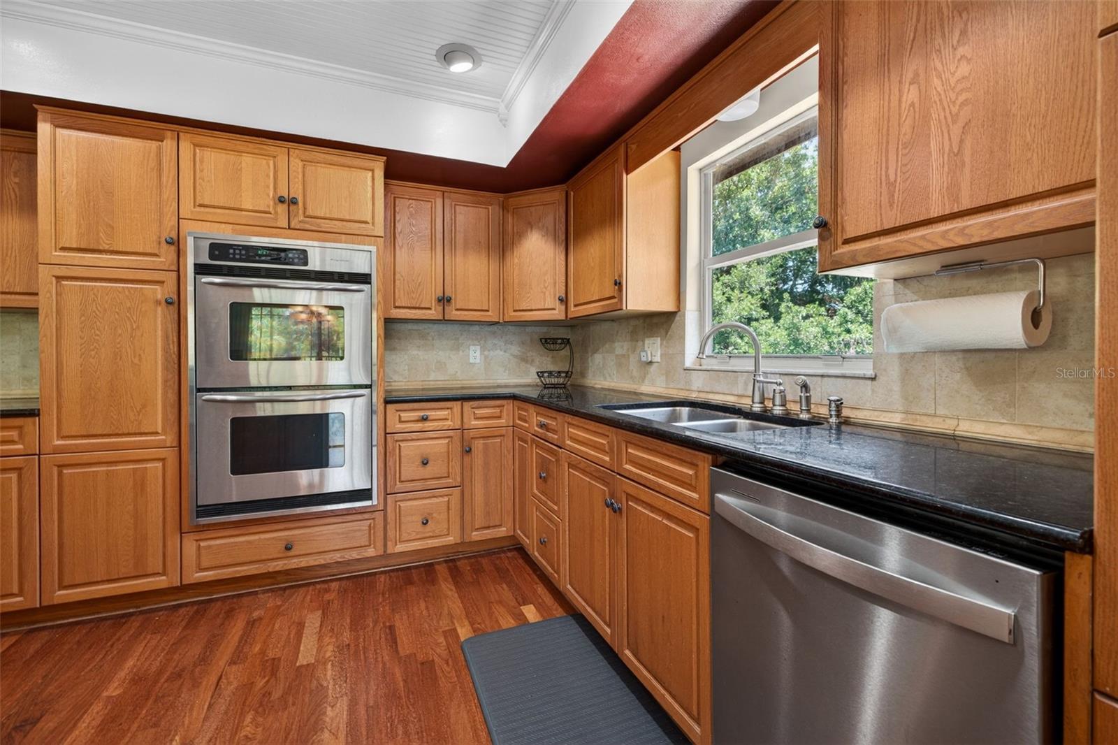 1007 State St E Property Photo 15