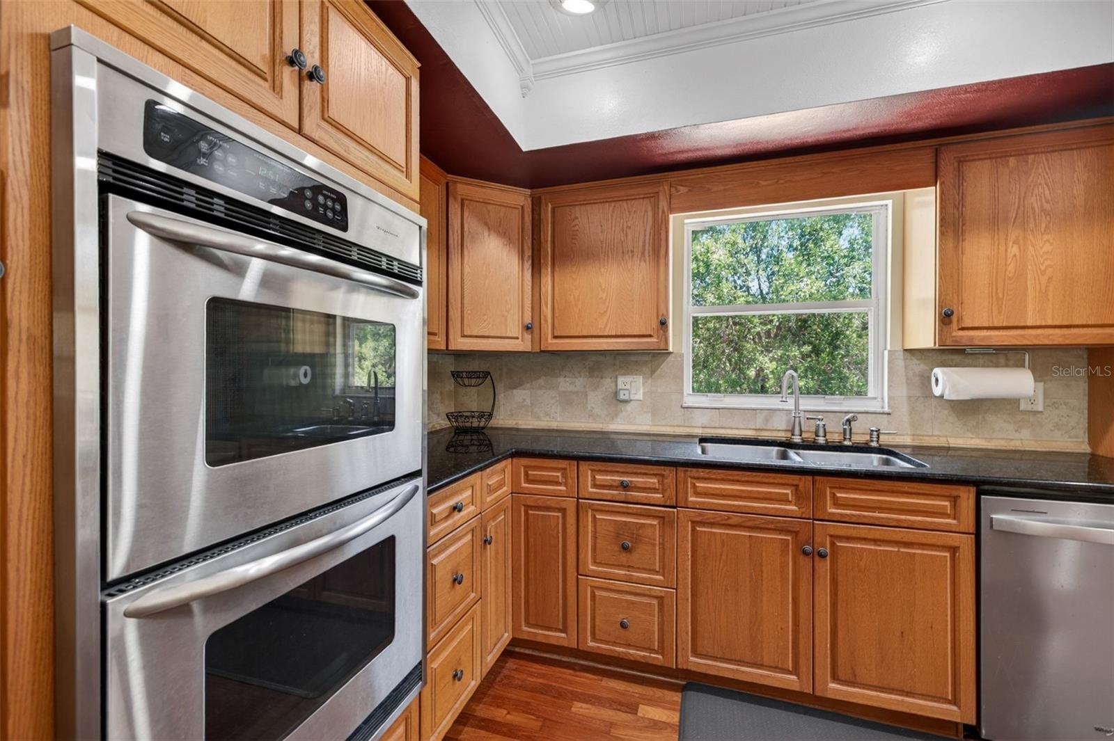 1007 State St E Property Photo 17