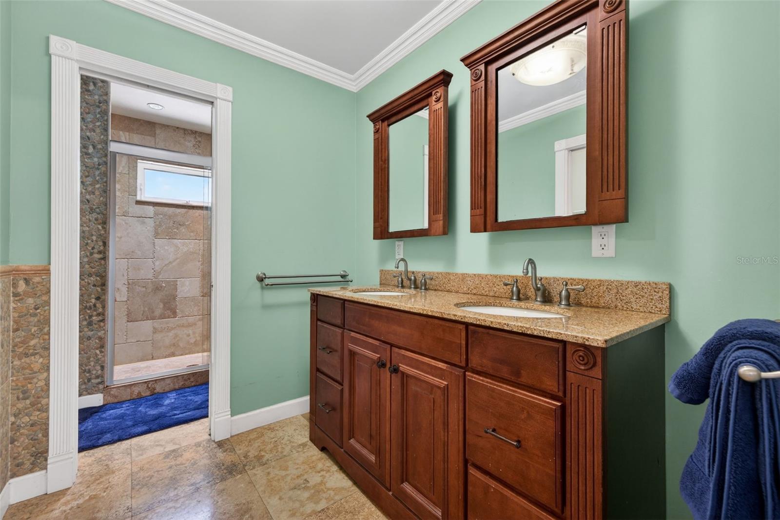 1007 State St E Property Photo 23