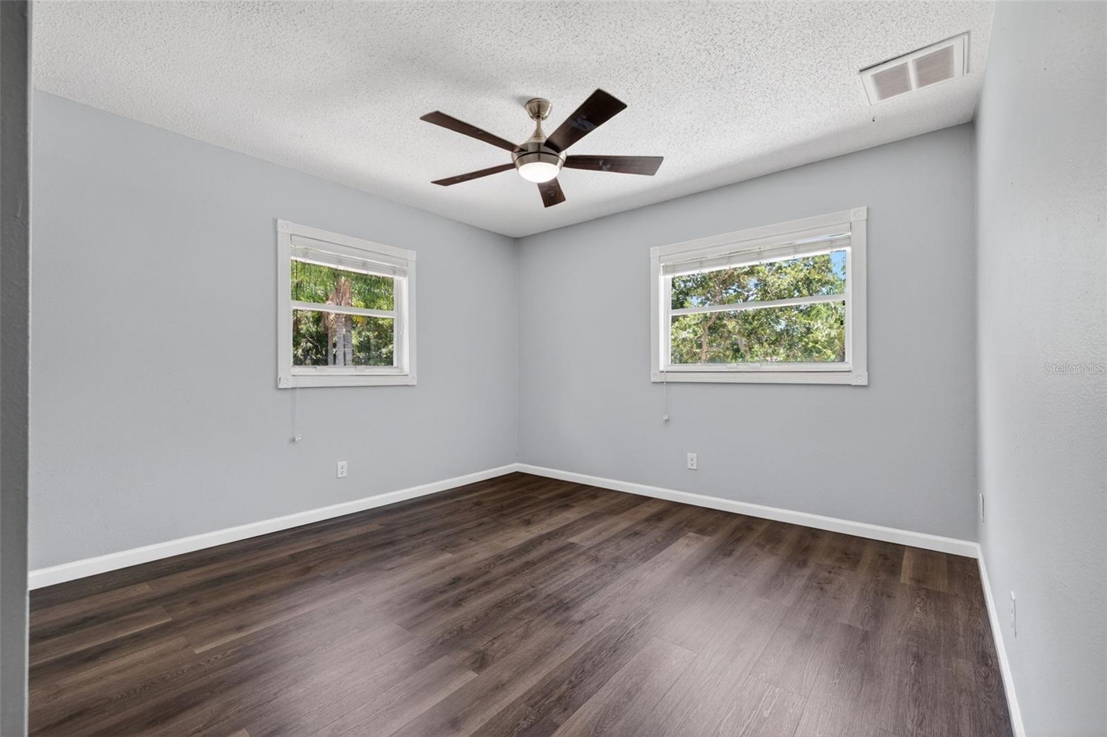 1007 State St E Property Photo 26