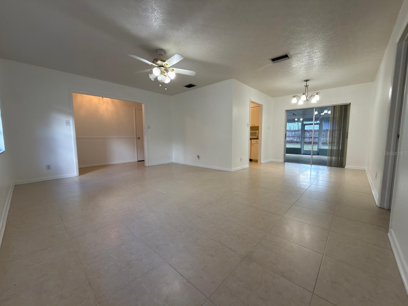 2209 Boxwood Way Property Photo 3